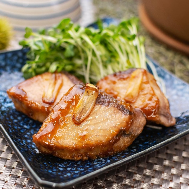 銅鍋てふてふで作る 今が食べ頃 戻り鰹のステーキ